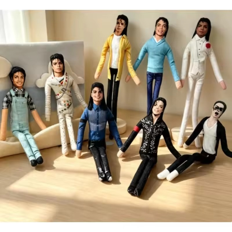 Boneca de Pelúcia de Novo Esti - Dolls avaliação e preço